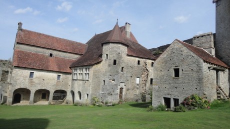 haute cour tourelle octogonale