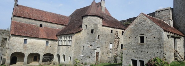 haute cour tourelle octogonale